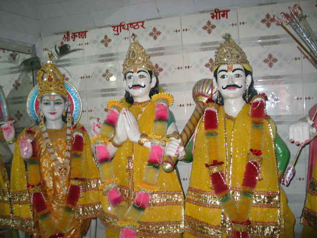 krishna with pandavas near saratalpam, kurukshetra